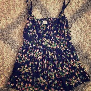 Baby doll style floral top!
